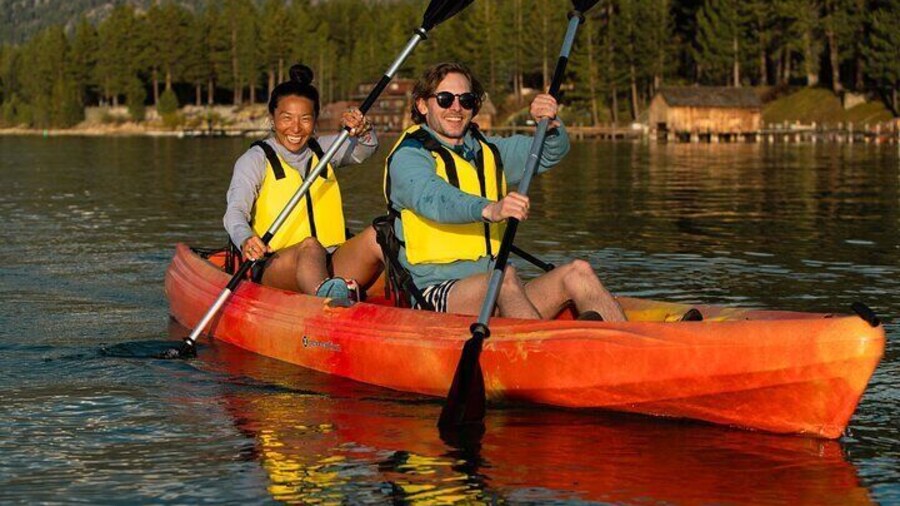 3 Hour Tandem Kayak Rental in South Lake Tahoe for Two People