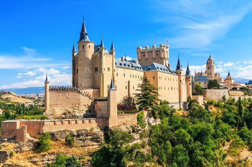 Segovia City Highlights Private Guided Tour for Kids and Families