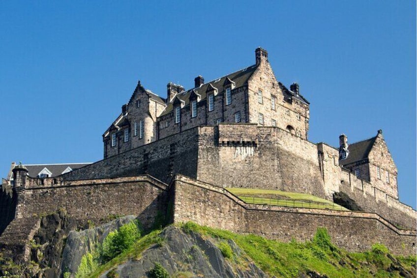 Edinburgh Castle's Entry ticket with Old Town Audio Guided Tour