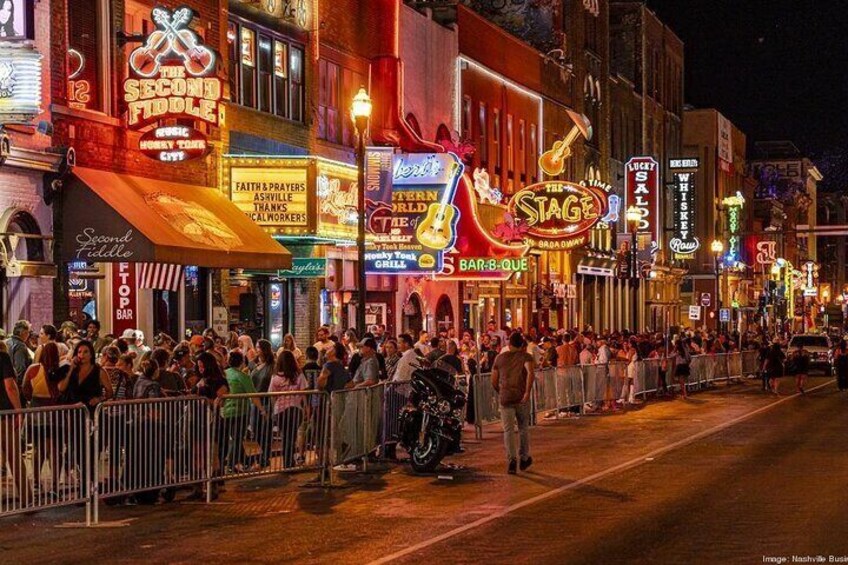 Ghoul's Night Out: Nashville's Spooktacular Halloween Pub Crawl