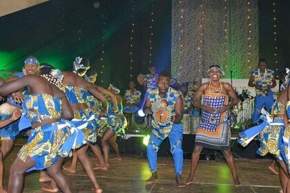 Giraffe Karen Blixen Museum Perler Bomas og Carnivore Middag