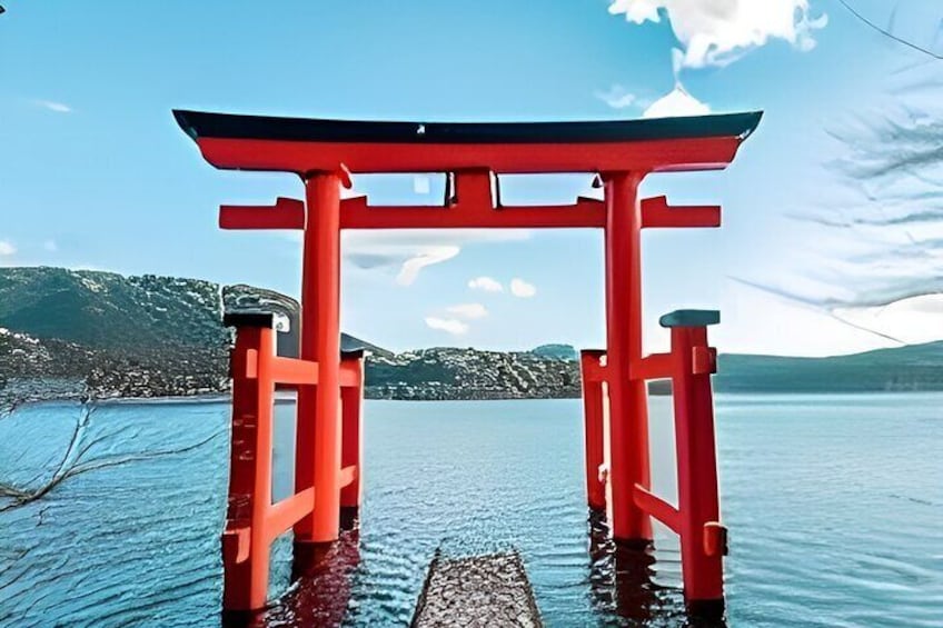 Hakone Adventure Tour: Nature, Art, and Shopping