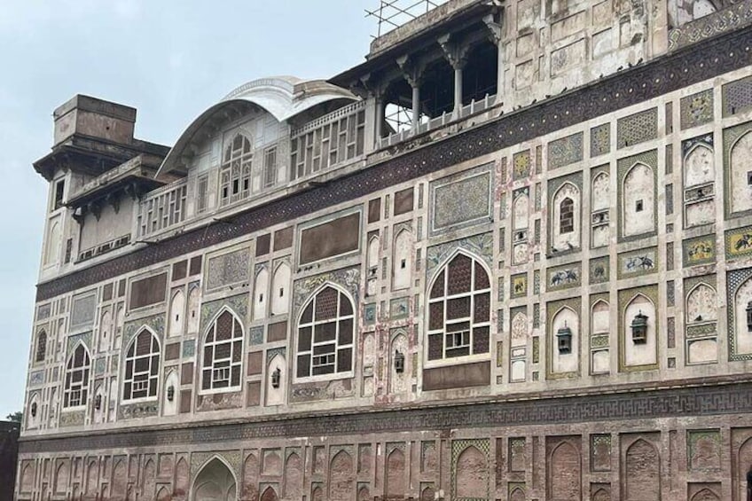 A beautiful pictured wall with a fantasti tile mosaic and fresco work near about 457m to 460m in length. 