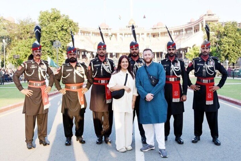 My honourable guests at Wagah Border Lahore with the soldiers of Pakistani soldiers. 