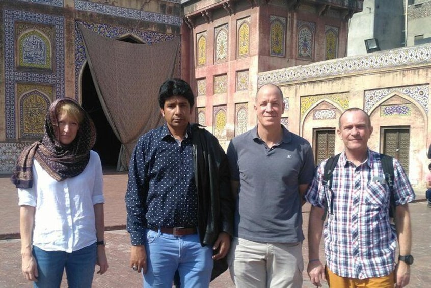 The most beautiful Wazir Khan mosque of Lahore was also built during Shah Jahan period in the heart of Old Town. It is itself school of design & arts. 