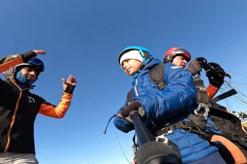 Quito City Paragliding with Private Pick-Up