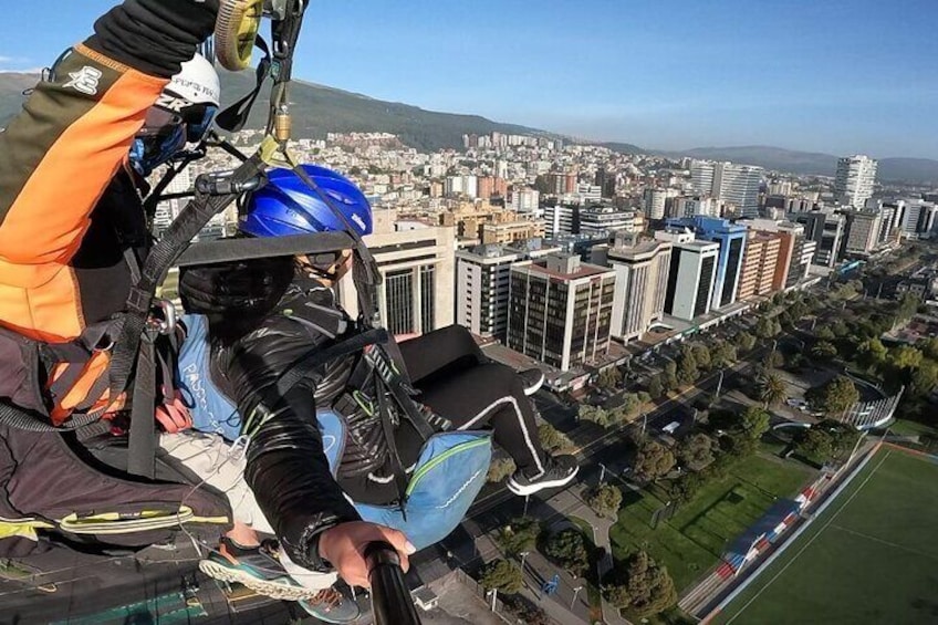 Quito City Paragliding with Private Pick-Up