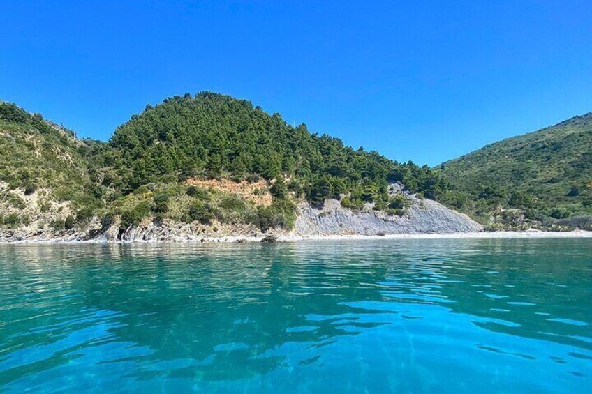 Boat excursion and stop in Marina di Pisciotta