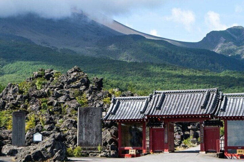 From Nagano and Karuizawa: Unwind in Kusatsu Onsen