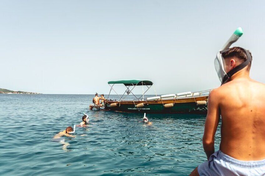 3 Island Swimming and Snorkeling Cruise with Prosecco