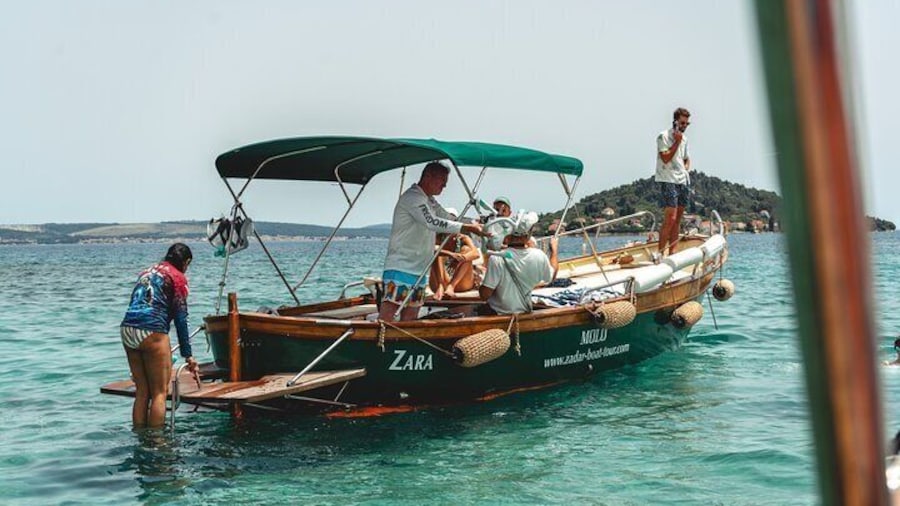 3 Island Swimming and Snorkeling Cruise with Prosecco