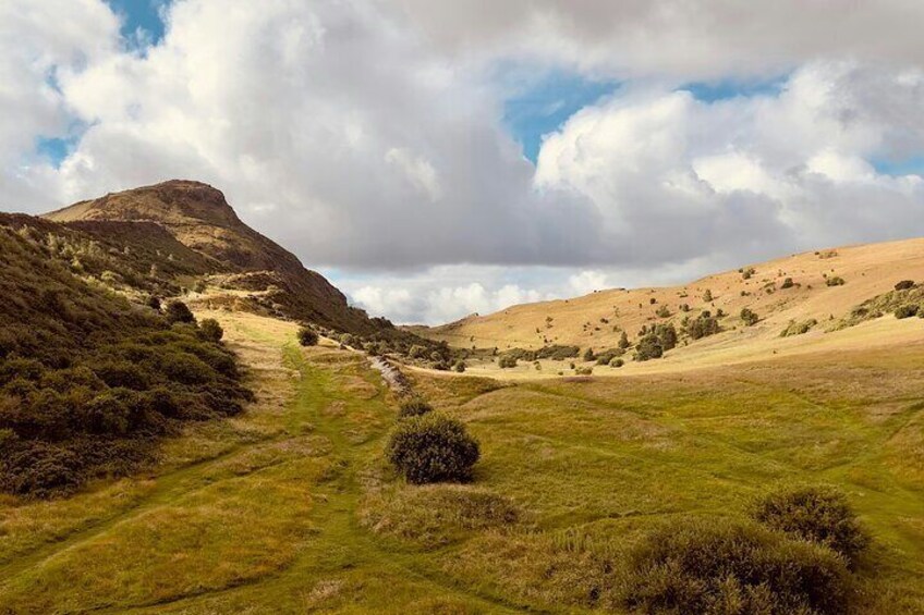 Small-Group Guided Expedition of Arthur's Seat and Holyrood Park