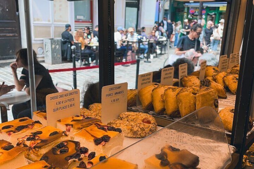 Le Marais Yiddish neighborhood par excellence with a pastry shop