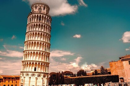 Pisa Walking Tour with Audio and Written Guide by a Local