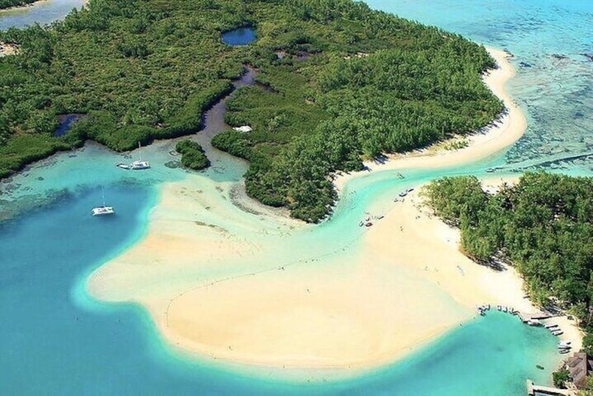 ile aux cerfs island