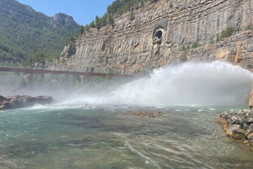 Valencia to Montanejos Rafting or Kayaking or Hiking