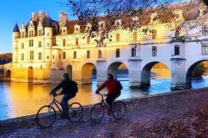 E-Bike Guided Tour to The Chateau de Chenonceau with Picnic Lunch