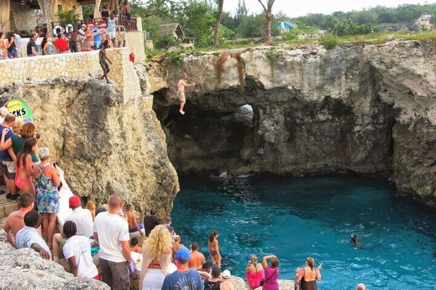 Negril 7 Mile Beach and Ricks Cafe Private Tour