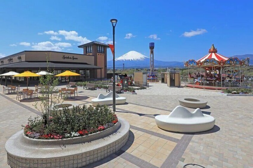 Grab great brand items for amazing prices at the Gotemba Premium Outlets