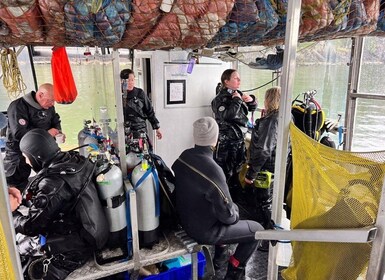 Vancouver: Scuba Dive Boat Charter for Certified Divers