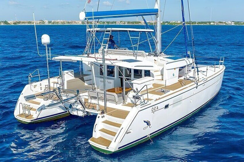 3 Hours Exclusive 45' Lagoon Catamaran Experience