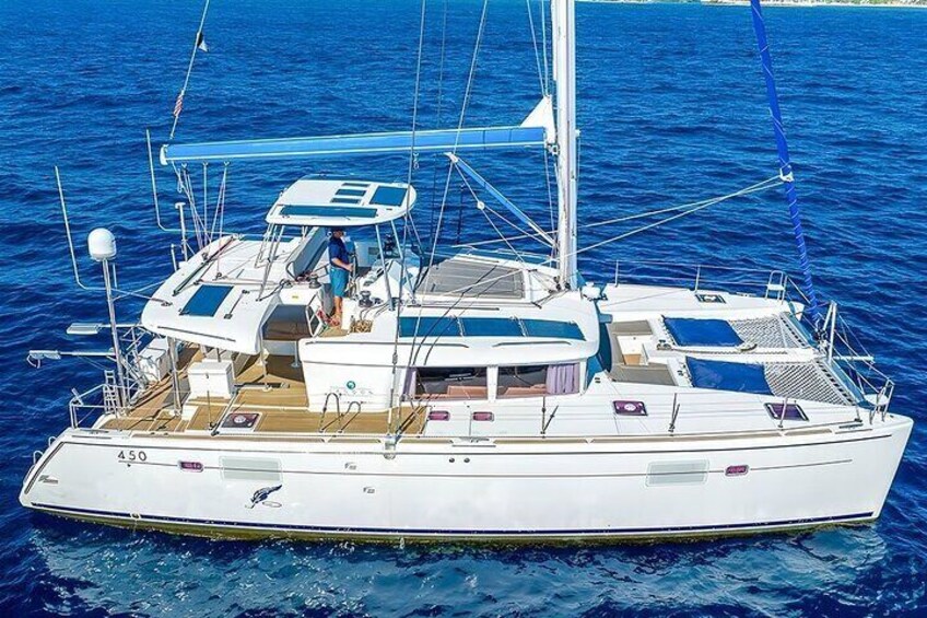 3 Hours Exclusive 45' Lagoon Catamaran Experience