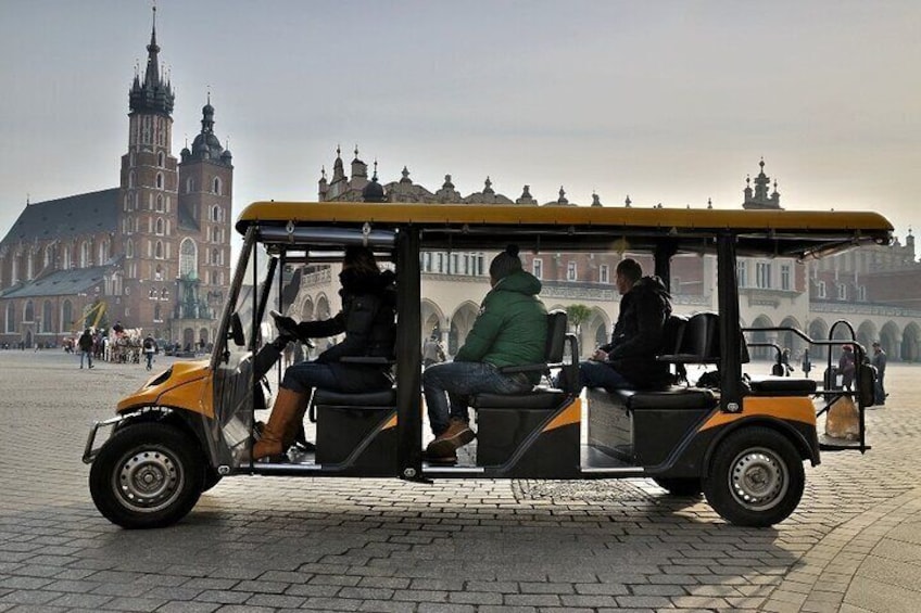Old Town Sightseeing Group Tour by Electric Golf Cart in Krakow