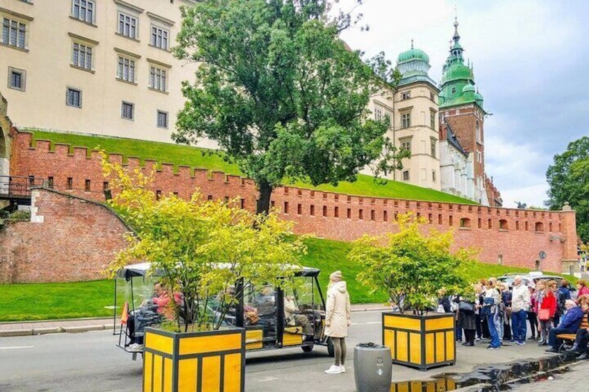 Krakow Old Town Easy Sightseeing Tour by Electric Golf Cart