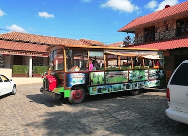 Huasca de Ocampo: Prismas Basálticos Tour with Accommodation