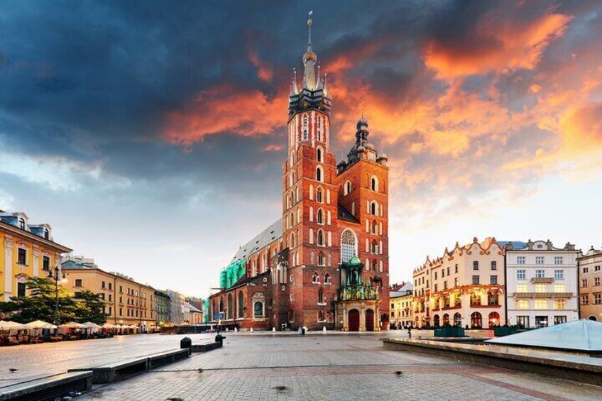 Krakow: Old Town by Golf Cart, Wawel Castle and Underground Museum Guided Tour