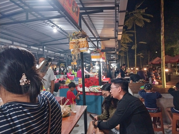 Local Balinese Culinary at Night Market and Authentic Souvenir