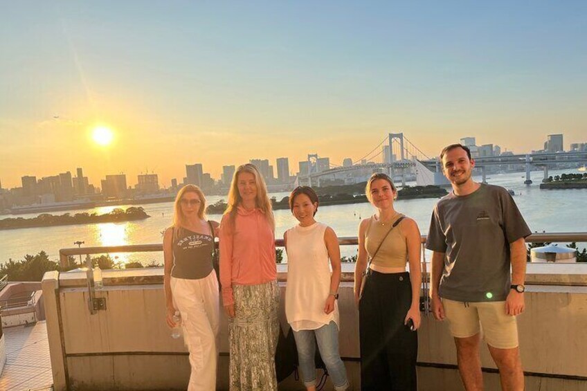 Enjoy the Odaiba's Sunset with Rainbow Bridge.