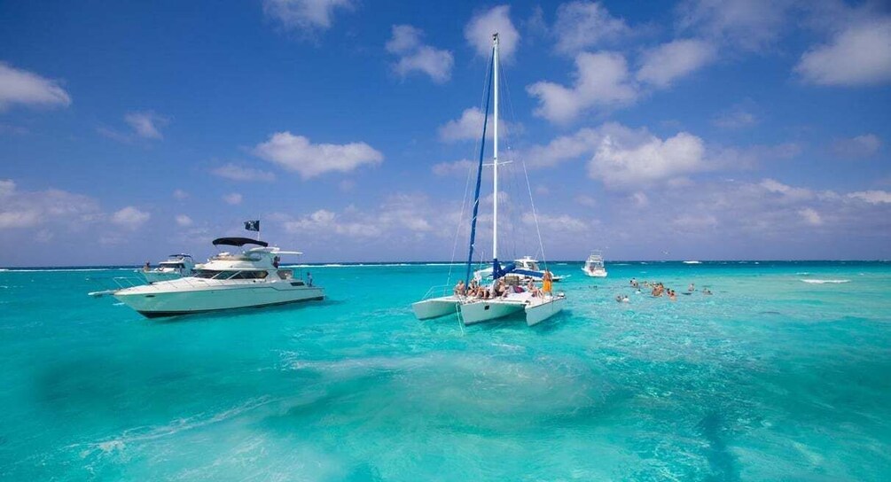 Picture 7 for Activity Isla Mujeres: Catamaran, snorkeling, open bar and buffet