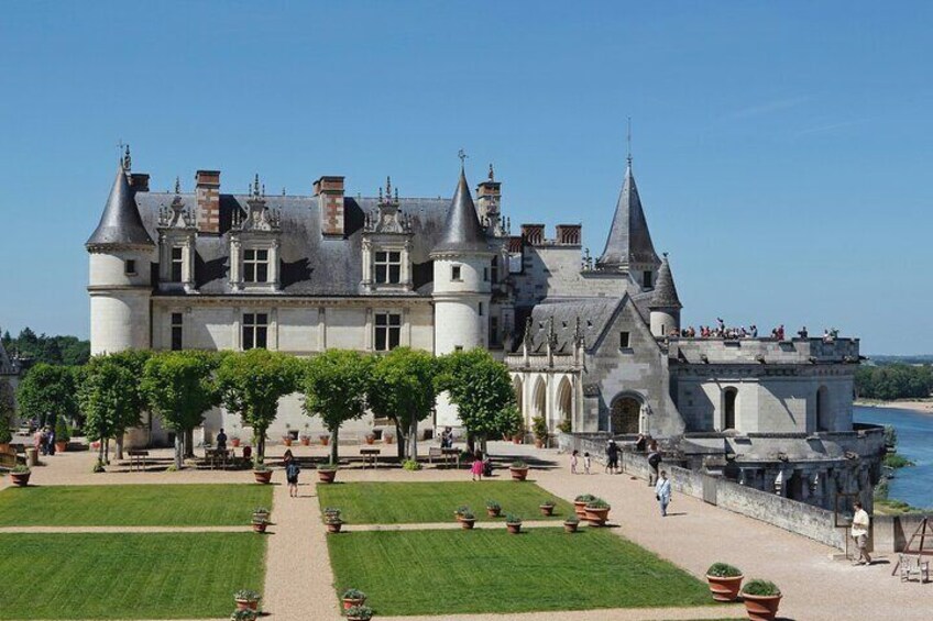 Amboise Alcove: 2 Hours Exclusive Private Guided Walking Tour