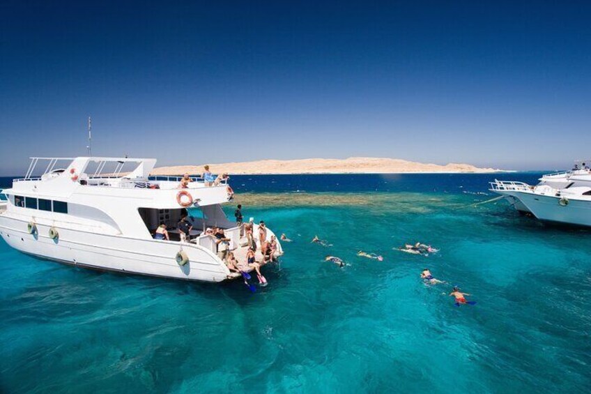 Hurghada Paradise Island Full-Day Snorkeling Tour