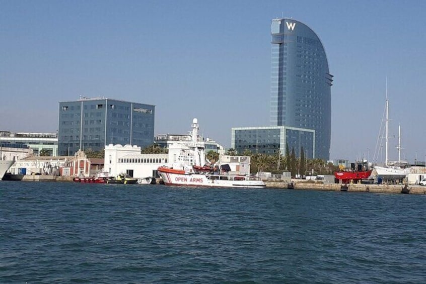 Barcelona Sealine Attractions 2 Hour Private Motorboat Tour