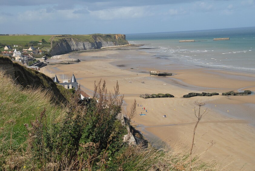 D-Day Unveiled: Museums & Mulberry Harbors Tour from Bayeux