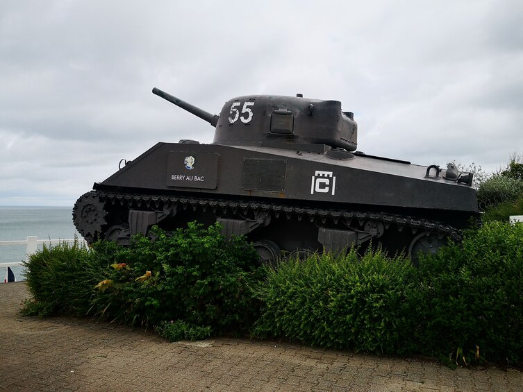 D-Day Unveiled: Museums & Mulberry Harbors Tour from Bayeux