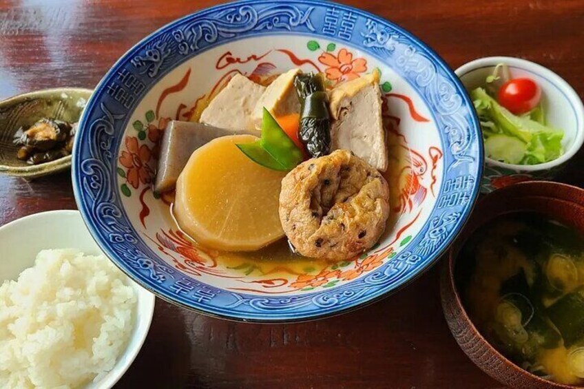 For our vegetarian guests, we recommend Oden Set Meal featuring Gokayama Tofu.