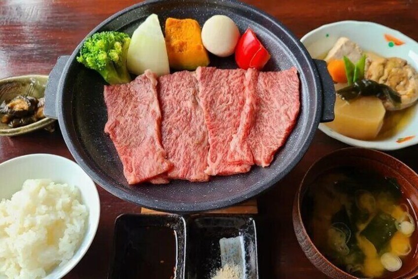 The finest Hida beef paired with Oden featuring Gokayama Tofu.This mouth-watering combination is sure to tantalize your taste buds and leave you feeling satisfied.