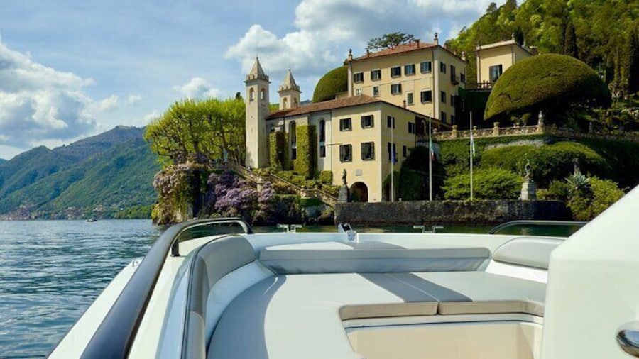Private boat tour from Bellagio, iconic villas and hidden gems