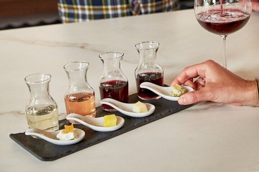 Small bite pairings with each wine. 