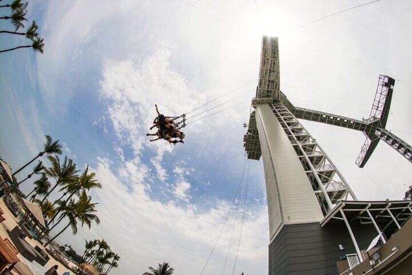 Ride the Giant Swing and soar at speeds of 120km/hr and over!