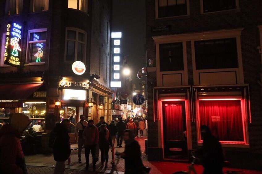 Private coffeeshop & red light district tour