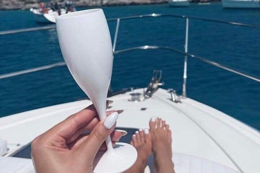 Luxury AZIMUT 44 ft Yacht Cruise