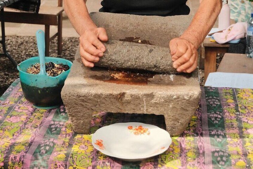 Traditional Guatemalan Cooking Class with a Local Family