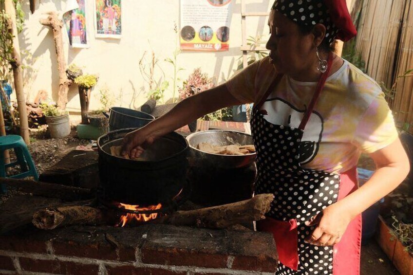 Traditional Guatemalan Cooking Class with a Local Family