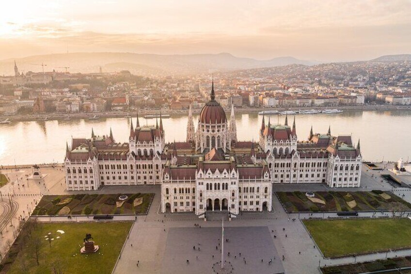 Private Tour from Bratislava to Budapest half day of Sightseeing