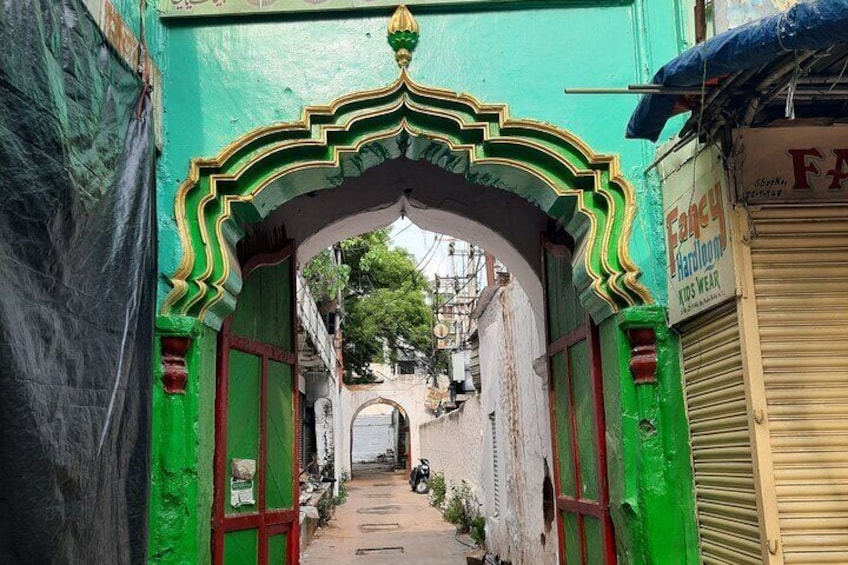 Naal-E-Mubarak Entrance Gate