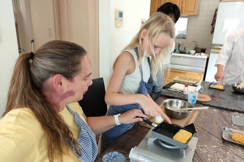 2 Hours Dashimaki and Sushi Rolls Making Class at Ikebukuro